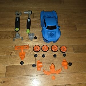VINTAGE 22 PIECES LITTLE TIKES CONSTRUCT N LEARN  BLUE CAR SET WITH 2 WRENCHS
